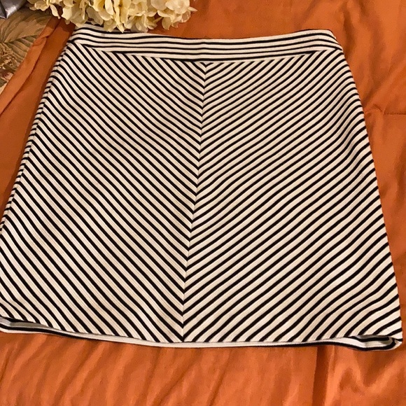 Cynthia Rowley Dresses & Skirts - CYNTHIA ROWLEY SKIRT SIZE 6